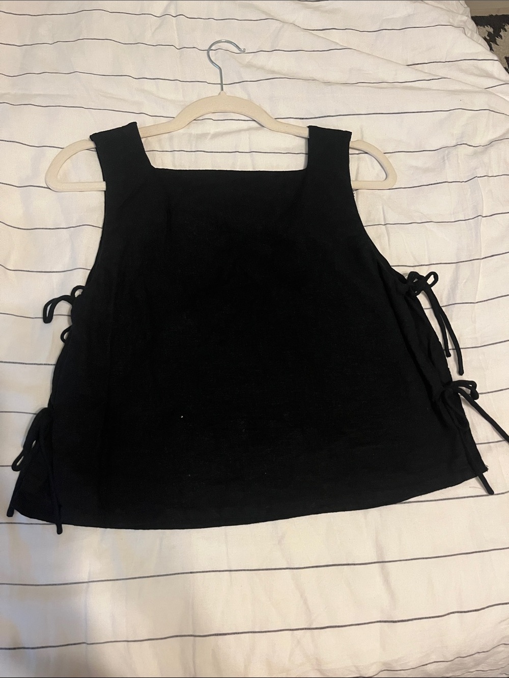 Abercrombie Linen Black Square-Neck Tie-Side Tank Top - Picture 7 of 7